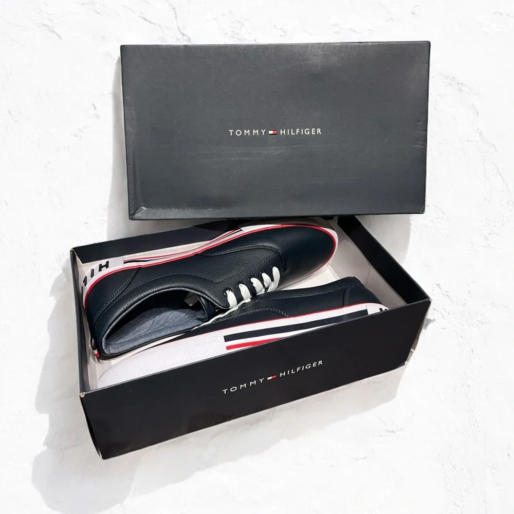 TOMMY HILFIGER Men's Navy Lace Up Low Top Sneakers Size 10 Paines NEW IN BOX